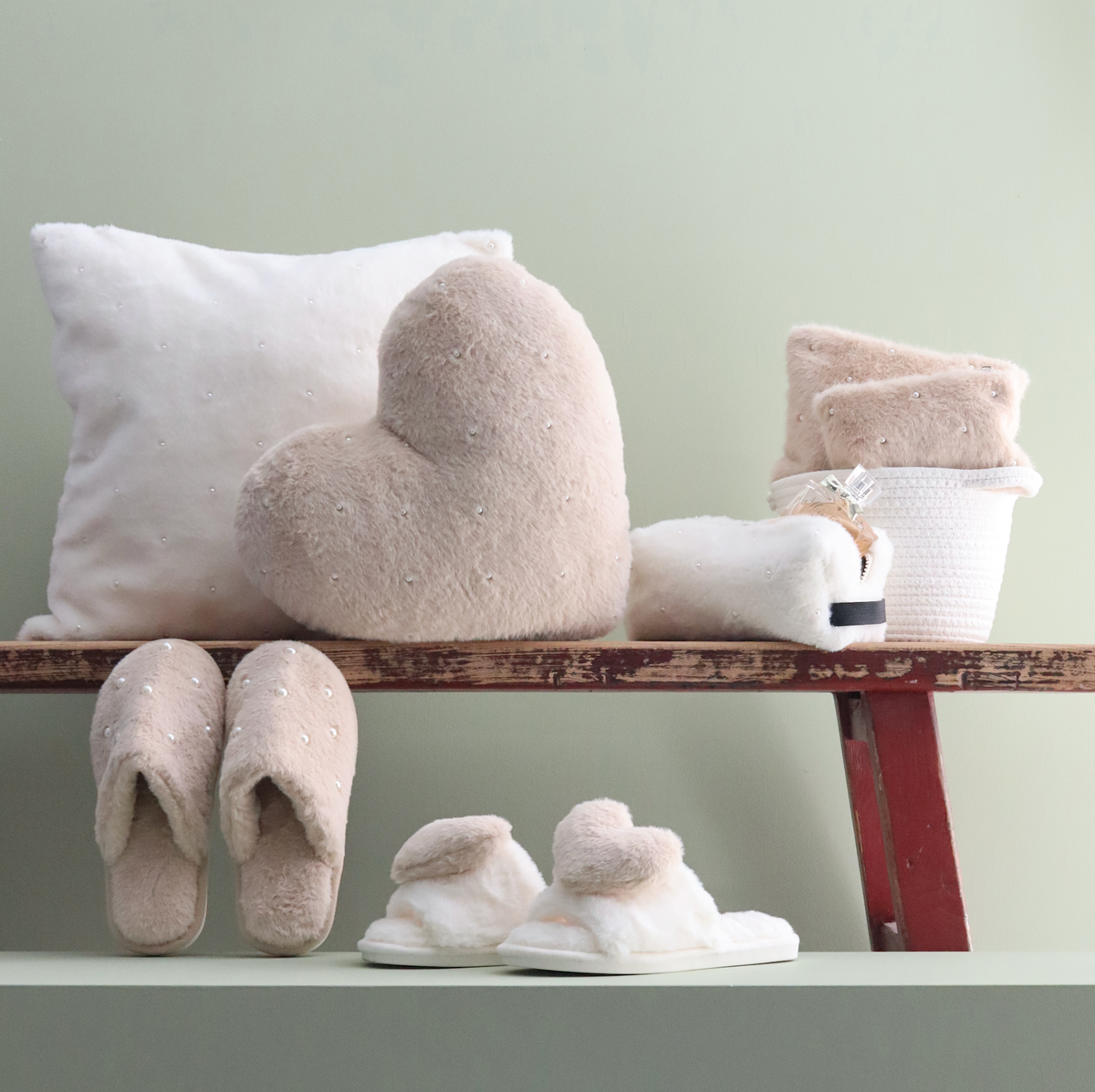 Pearl Accent Collection